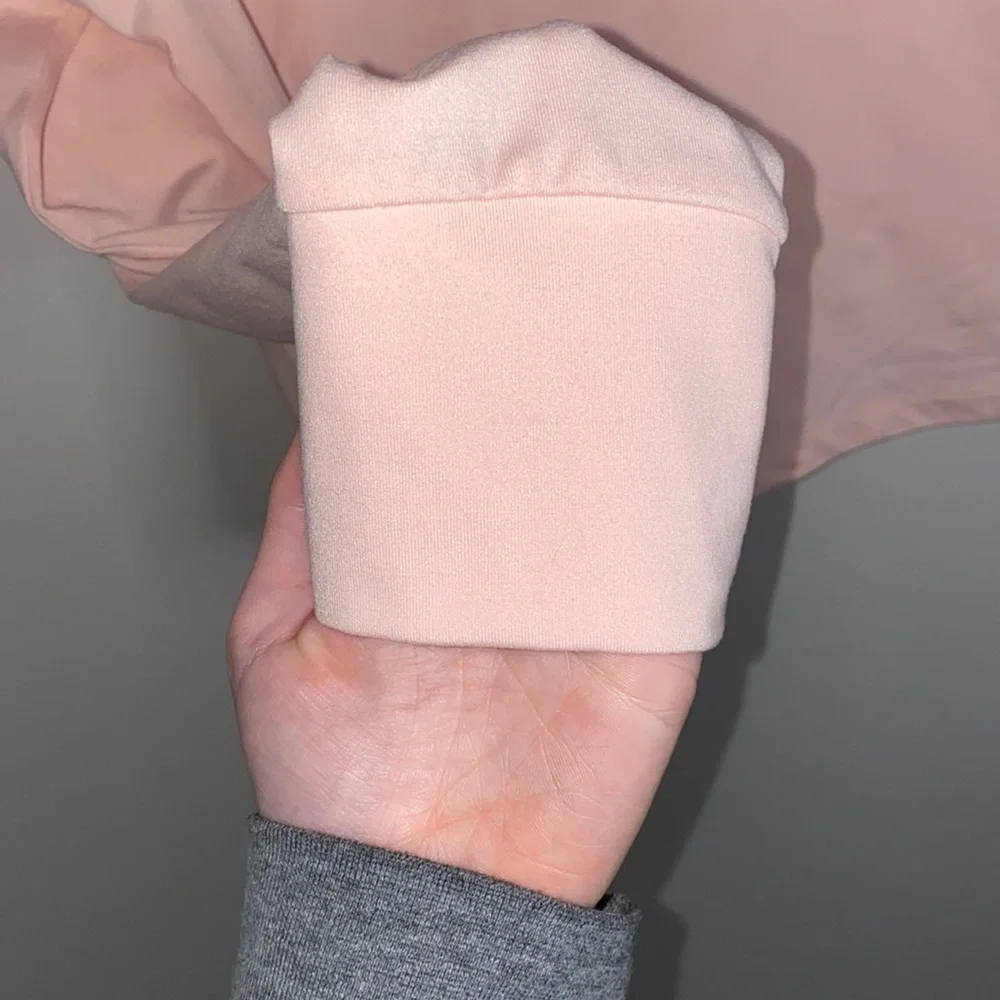🎱Light blush pink Nike hoodie! - Picture 8 of 9
